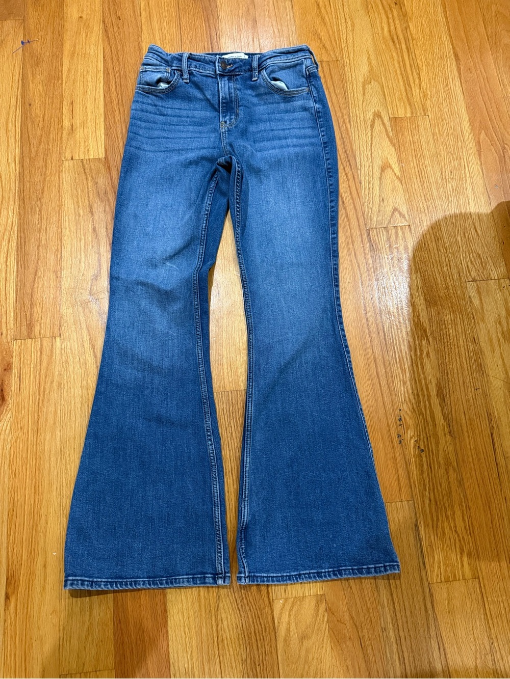 Abercrombie & Fitch "The Flare" Ultra High Rise Jeans — Size 27/4R